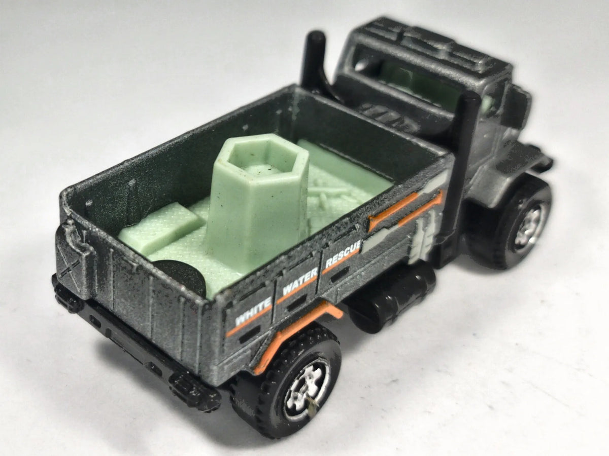 Rapid Rescue Matchbox 2013 1:64 Ciężarówka Luzak Czarny – zdjęcie 3