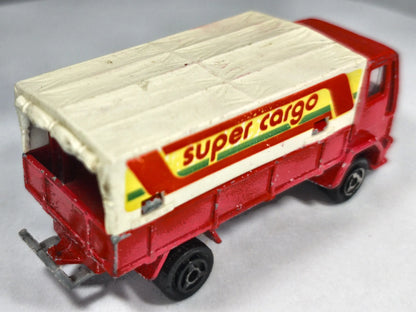 Ciężarówka FORD CARGO SUPER CARGO Majorette '80 Czerw. 1:64 Made in France – zdjęcie 3