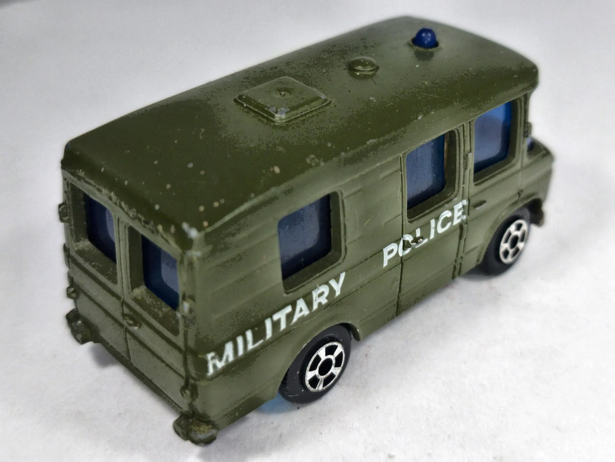 MERCEDES MILITARY POLICE Wojsko Playart '70 Oliwkowy Wojskowy 1:60 2xMetal – zdjęcie 3