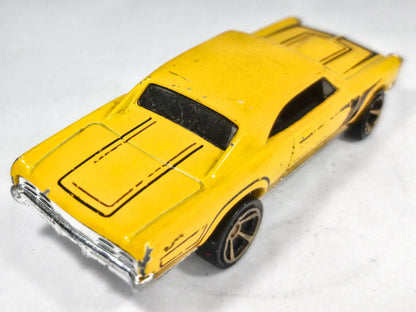 '67 Pontiac GTO Hot Wheels 1970 1:56 Made in England Muscle car Luzak – zdjęcie 3