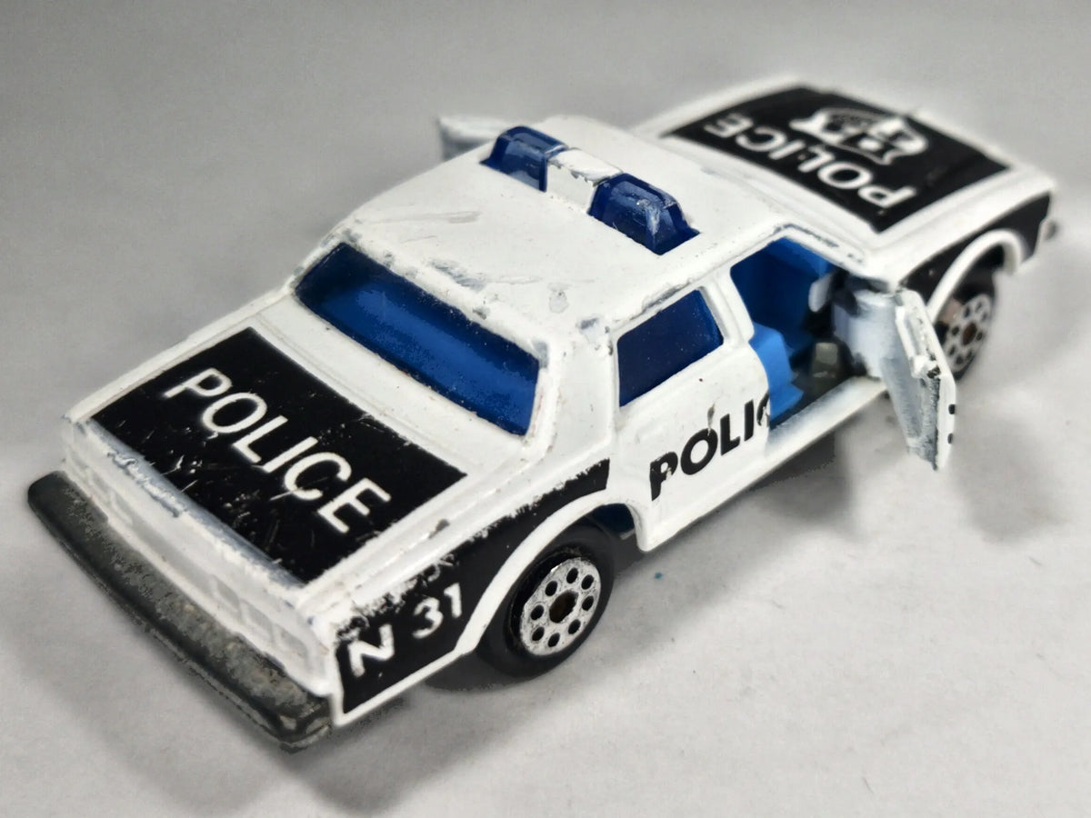 CHEVROLET IMPALA POLICE Policja Majorette Biały 1:69 – zdjęcie 3