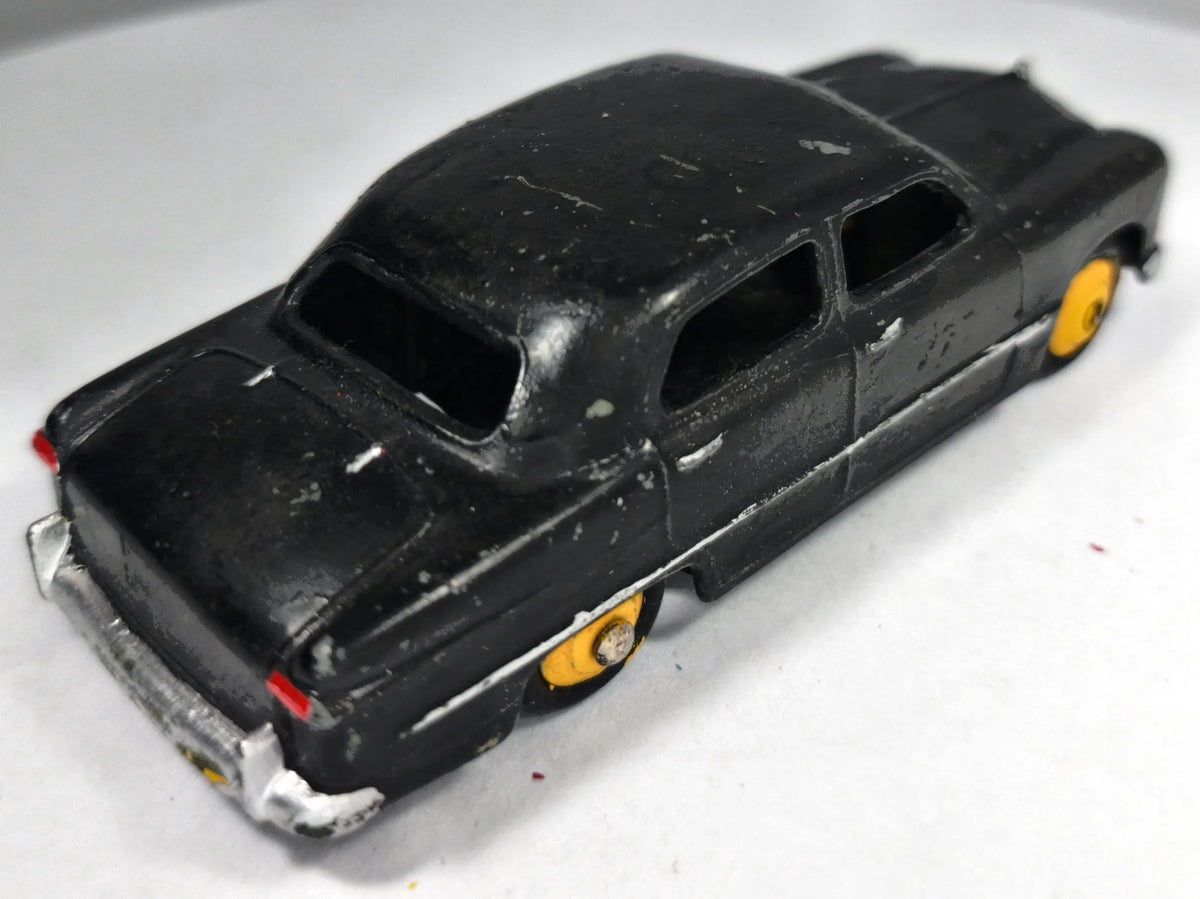 FORD SEDAN Dinky Toys '50 Czarny 1:43 Made in England – zdjęcie 3