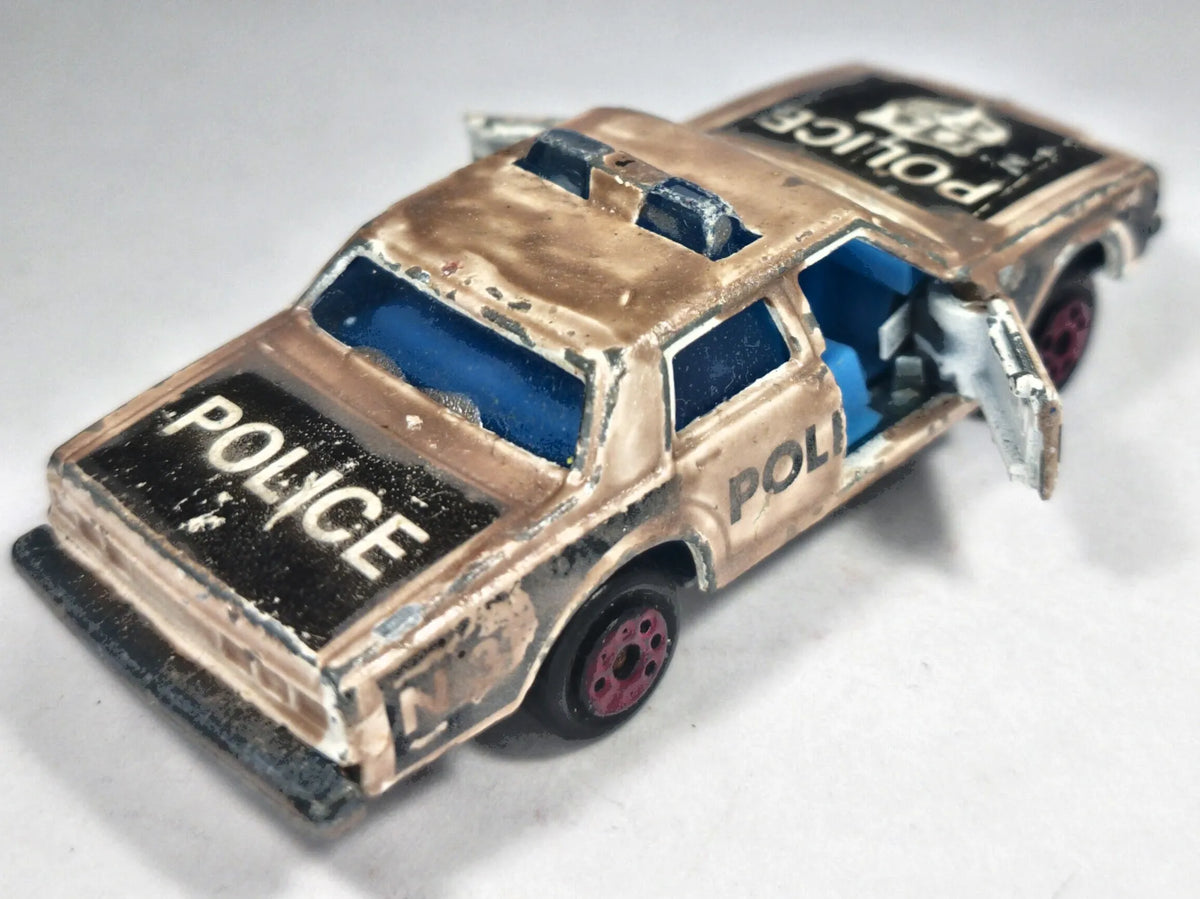 CHEVROLET IMPALA POLICE, Majorette, Die cast 240, Biały, 1:72, Resoraki – zdjęcie 3