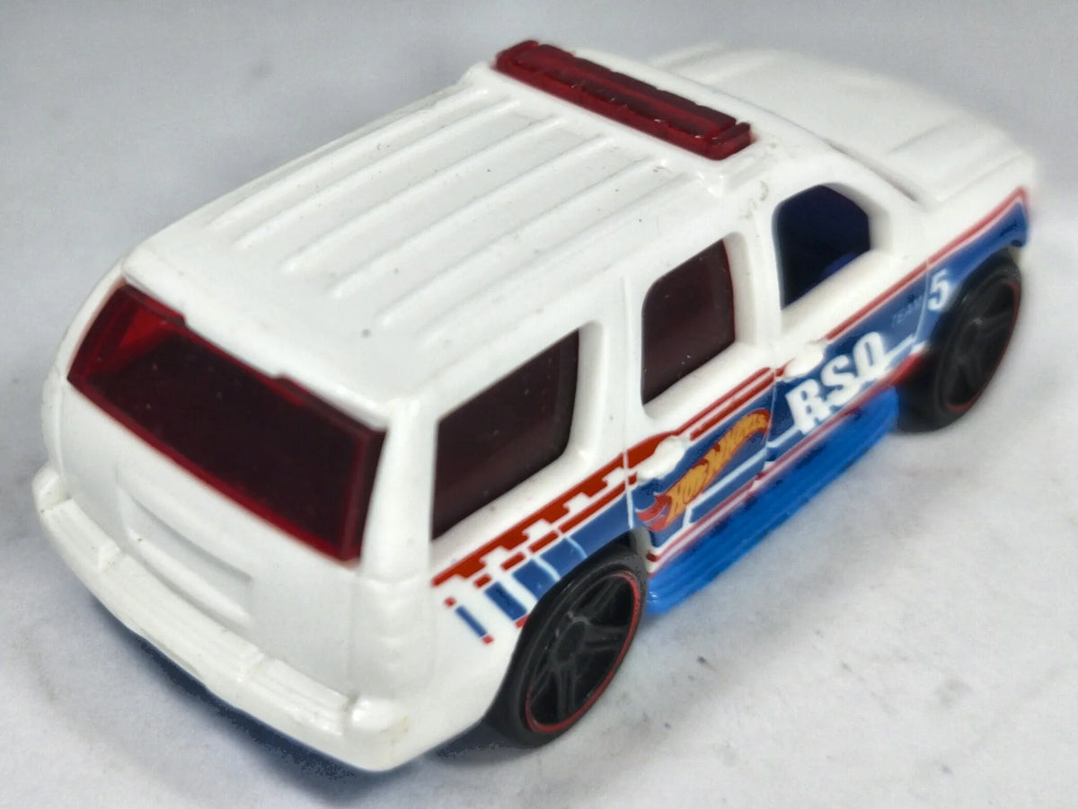 '07 Chevy Tahoe Hot Wheels 1986 Mainline 1:64 Biały Radiostacja – zdjęcie 3