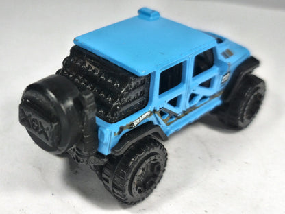 Jeep Wrangler Hot Wheels 2017 Mud Studs 1:64 222 Luzak Niebieski – zdjęcie 3