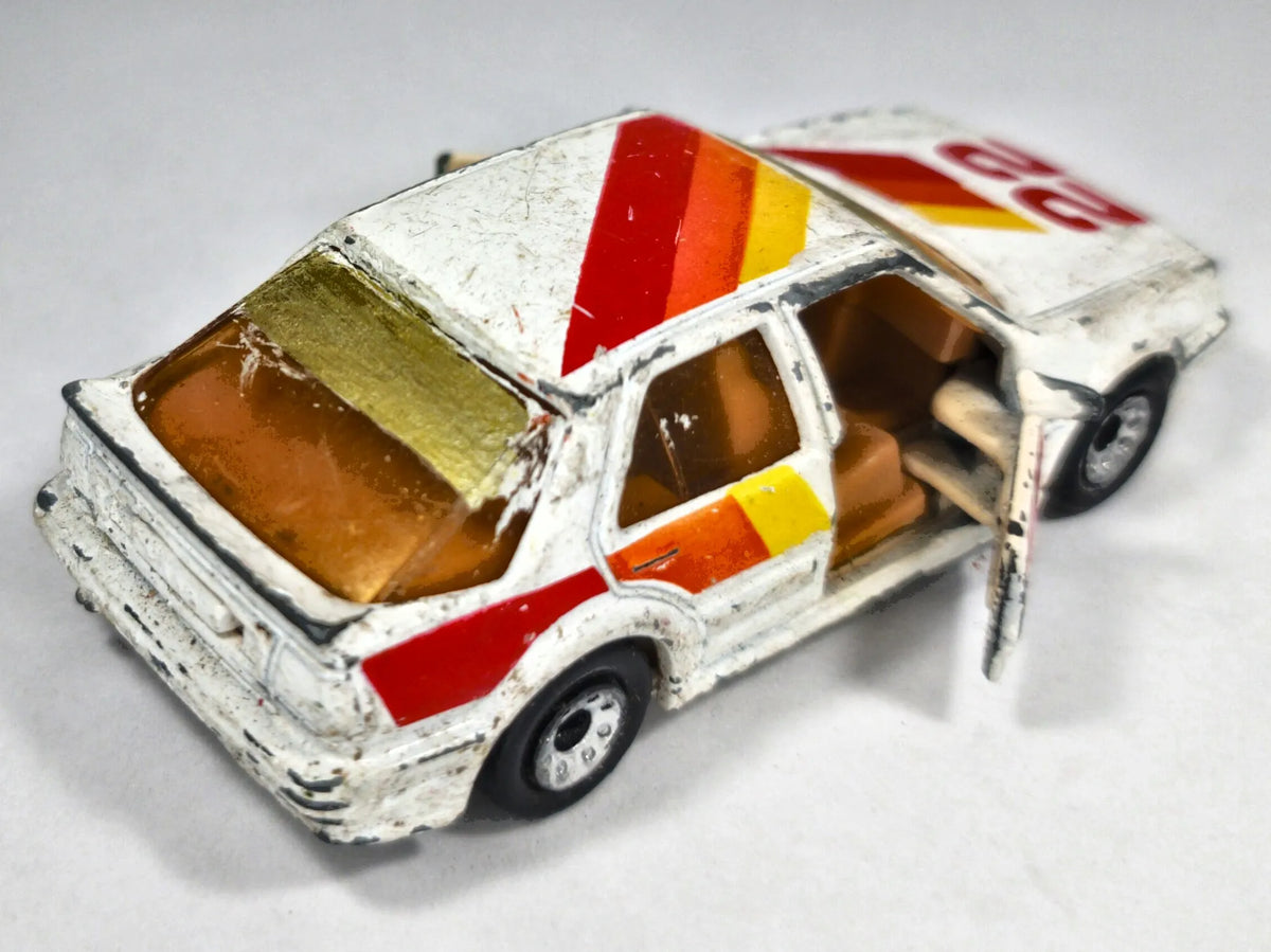 SAAB 9000 TURBO Matchbox 1987 Biały 1:61 – zdjęcie 3