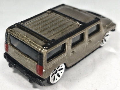 Hummer H2 Maisto 1:64 Luzak Brązowy – zdjęcie 3