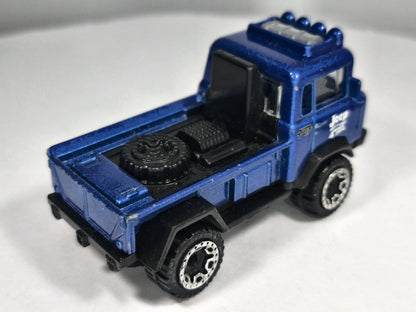 '57 JEEP FC Hot Wheels 2023 Niebieski 1:64 – zdjęcie 3