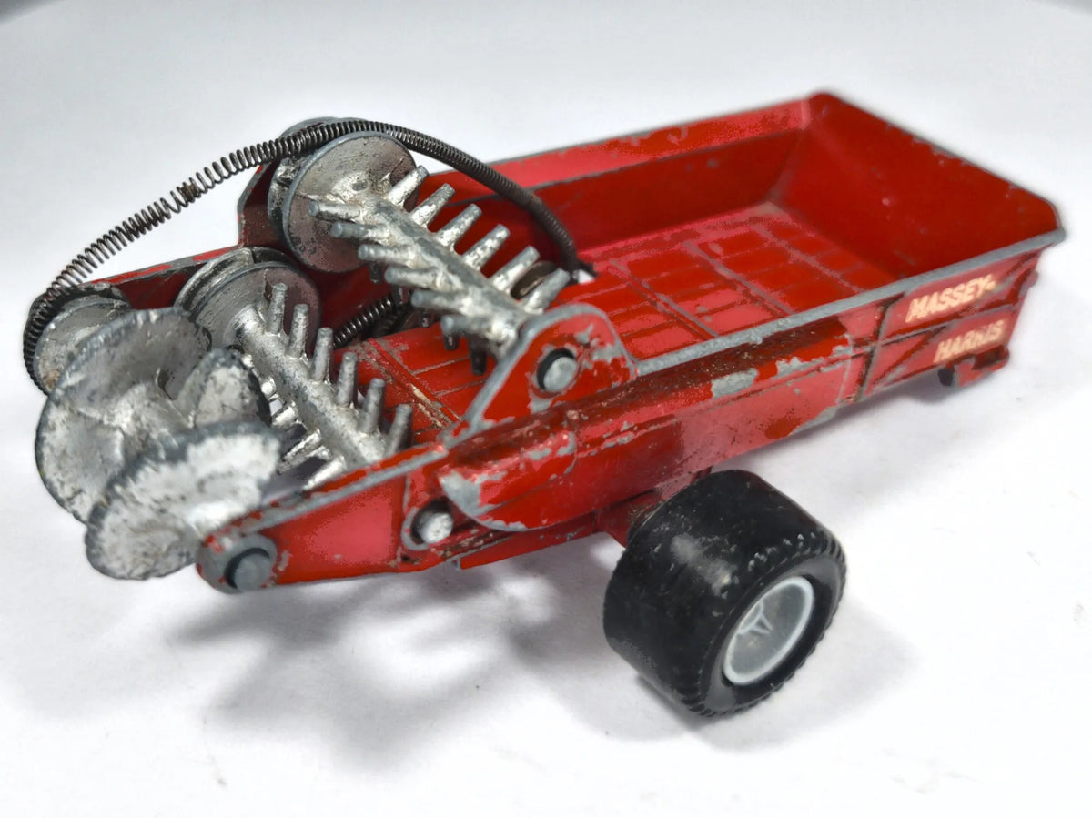 Massey-Harris Manure Dinky Toys 1:43 Przyczepa Rolnicza Luzak Czerwony – zdjęcie 3