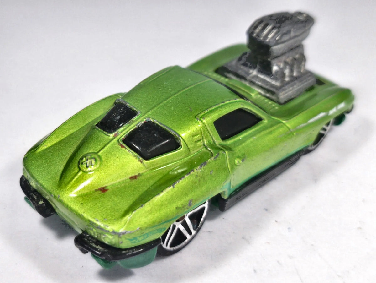 1963 Corvette ('Tooned) Hot Wheels 2004 First Editions 1:64 V8 Vega Luzak – zdjęcie 3