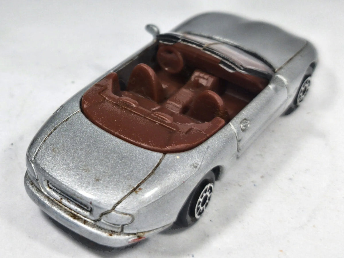 Jaguar XK8 Welly 1:64 Luzak Srebrny – zdjęcie 3