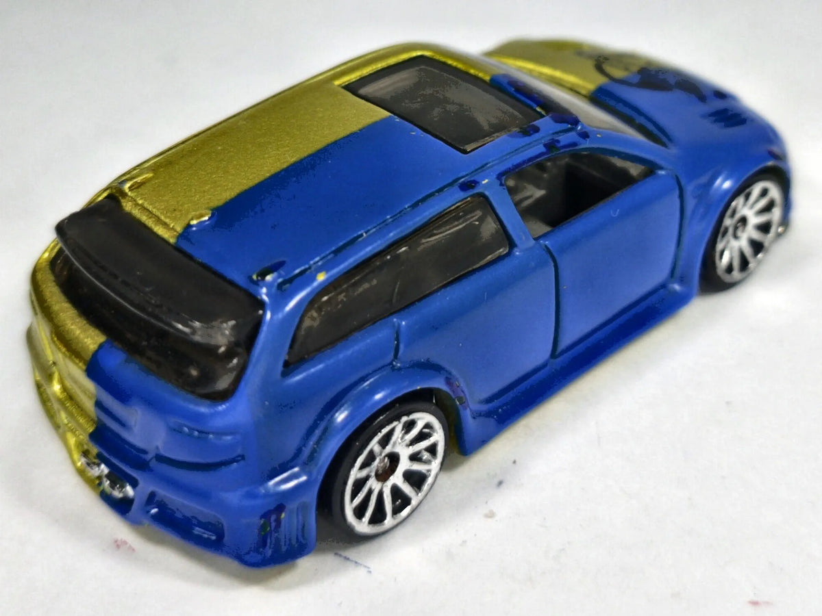 Audacious Hot Wheels 2004 Złoty i Niebieski 1:64 Flaga Ukrainy – zdjęcie 3