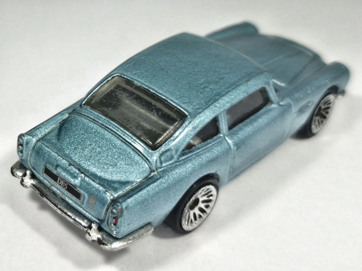 Aston Martin DB5 Hot Wheels 2013 1:64 Luzak Niebieski – zdjęcie 3