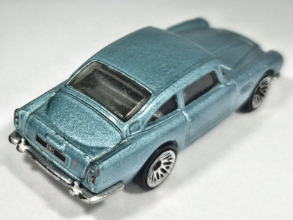 Aston Martin DB5 Hot Wheels 2013 1:64 Luzak Niebieski – zdjęcie 3