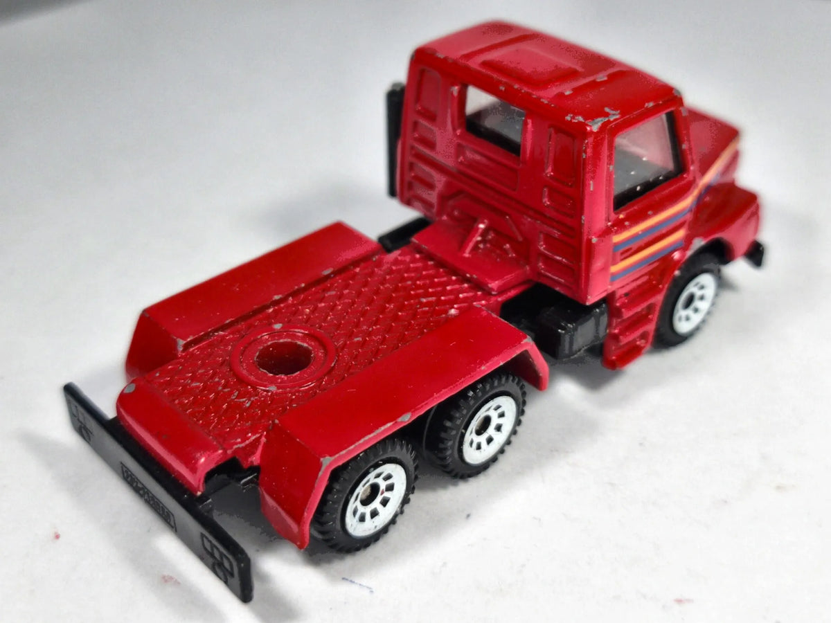 Ciągnik Siodłowy Renault R310 Mainline SIKU Czerwony 1:70 – zdjęcie 3
