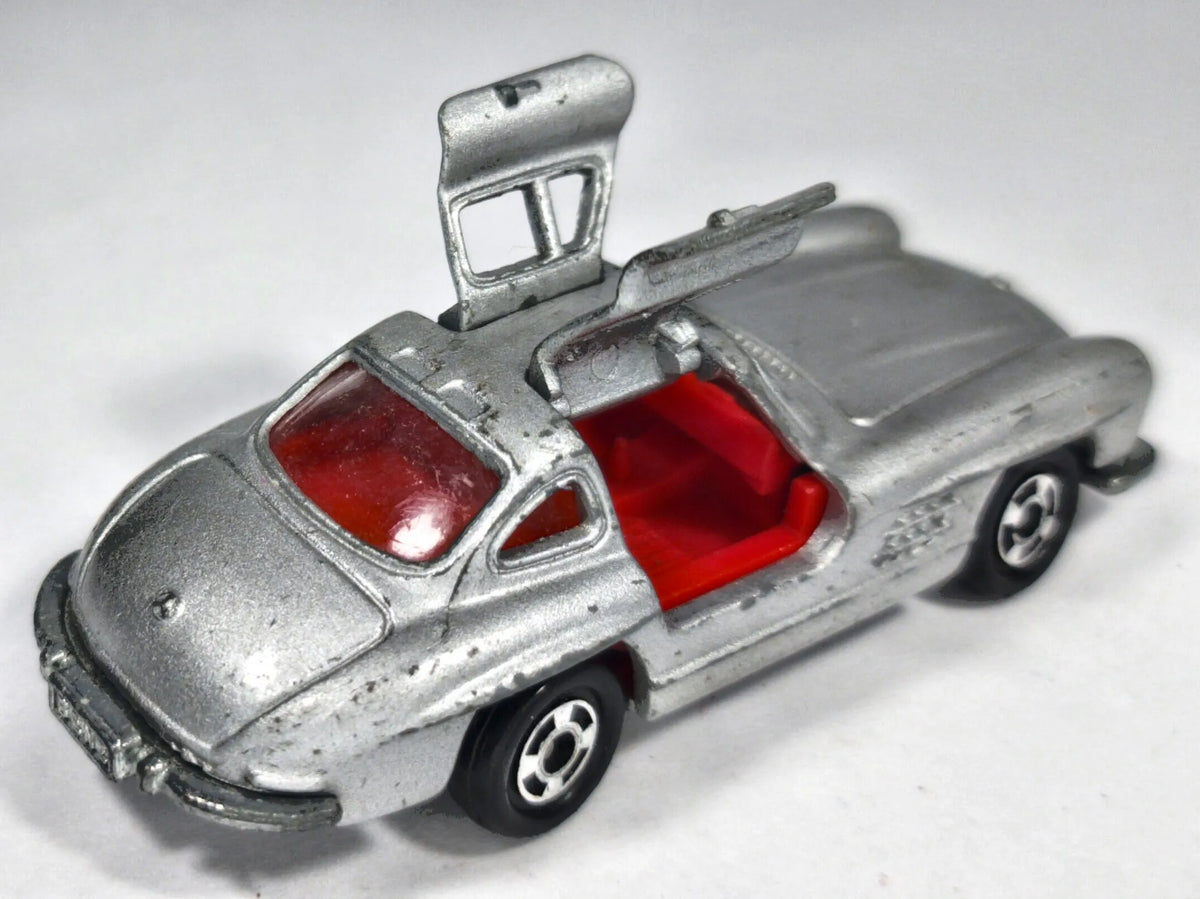 MERCEDES BENZ 300 SL Tomica '70 Srebrny 1:63 Made in Japan – zdjęcie 3