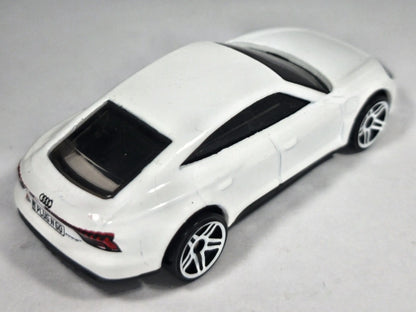 Audi RS E-Tron GT Hot Wheels 2021 Biały 1:64 – zdjęcie 3