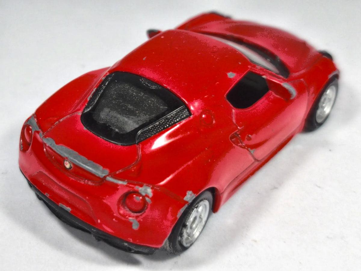 Alfa Romeo 4C Welly 1:64 Luzak Czerwony – zdjęcie 3