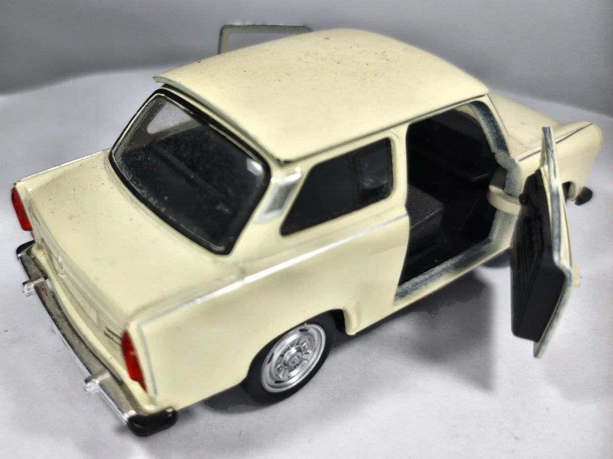 Trabant 601 Welly Kremowy 1:26 – zdjęcie 3