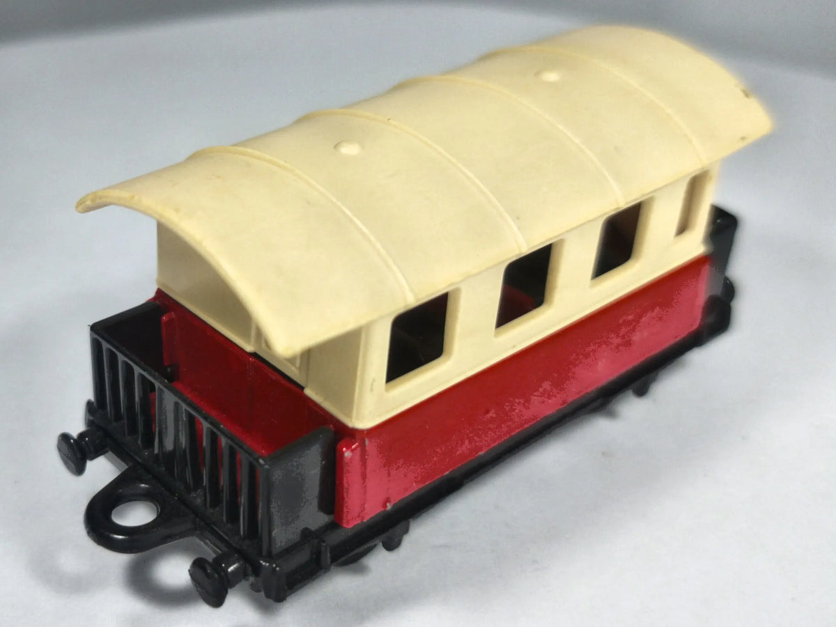 Passenger Coach Matchbox 1978 Superfast 1:64 Made in England Luzak Czerwony – zdjęcie 3