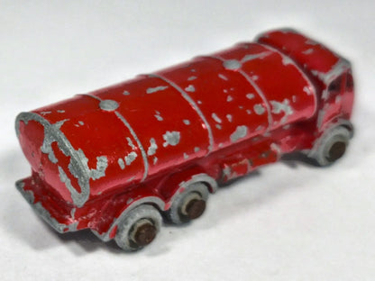 Ciężarówka Cysterna Matchbox '40 Czerwony 1:87 Made in England – zdjęcie 3