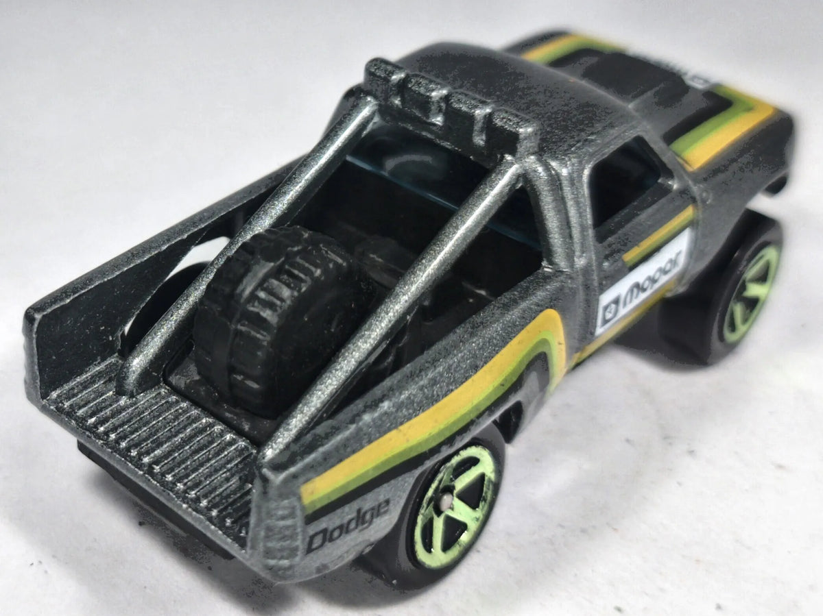 '87 Dodge D100 Hot Wheels 2018 HW Hot Trucks 1:64 Pickup mopar Luzak Szary – zdjęcie 3
