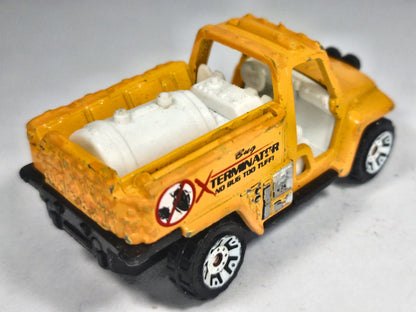 FOAM FIRE TRUCK, BUG TERMINATOR, Matchbox 2001 Die cast Żółty 1:64 Resoraki – zdjęcie 3
