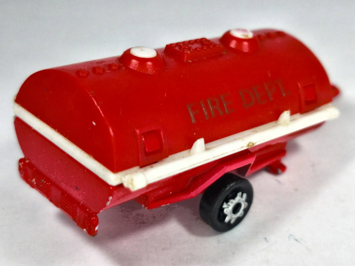 PRZYCZEPA CYSTERNA FIRE DEPT STRAŻ POŻARNA Majorette Czerwony 1:60 – zdjęcie 3