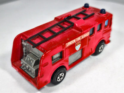 MERRYWEATHER FIRE ENGINE, Matchbox 1969, Die cast 35 Czerwony 1:76 Resoraki – zdjęcie 3
