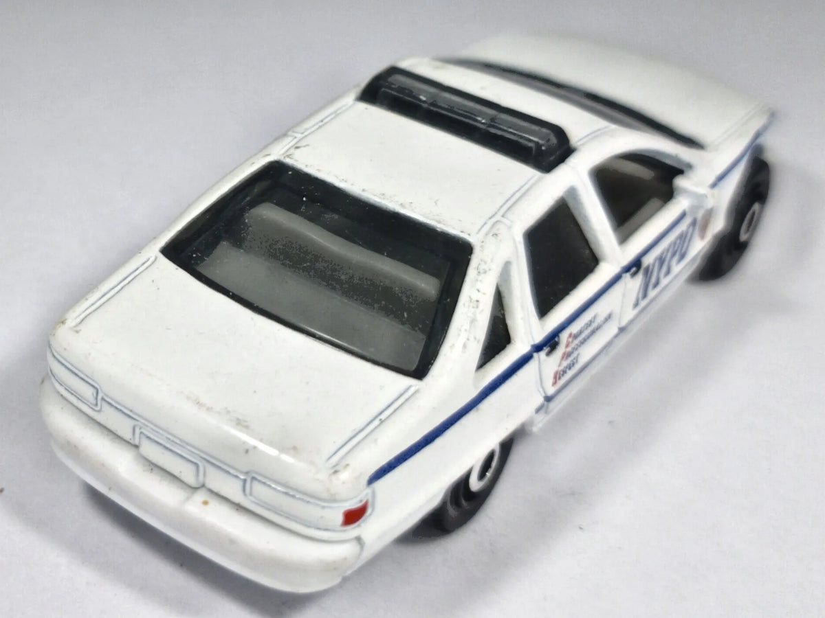 Chevrolet Caprice MC Toy 1:64 NYPD Luzak Biały Policja – zdjęcie 3