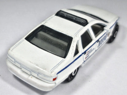 Chevrolet Caprice MC Toy 1:64 NYPD Luzak Biały Policja – zdjęcie 3
