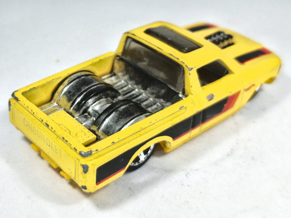 Custom '72 Chevy LUV Hot Wheels 2015 1:64 Pickup Luzak Żółty – zdjęcie 3