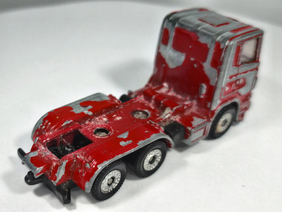 Ciągnik Siodłowy Scania 143M SIKU Czerwony 1:87 – zdjęcie 3