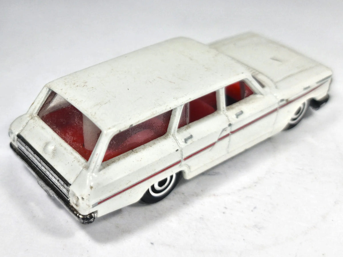 1964 Ford Fairlane Matchbox 2017 Matchbox Series 1:72 Luzak Biały Rodzinny – zdjęcie 3