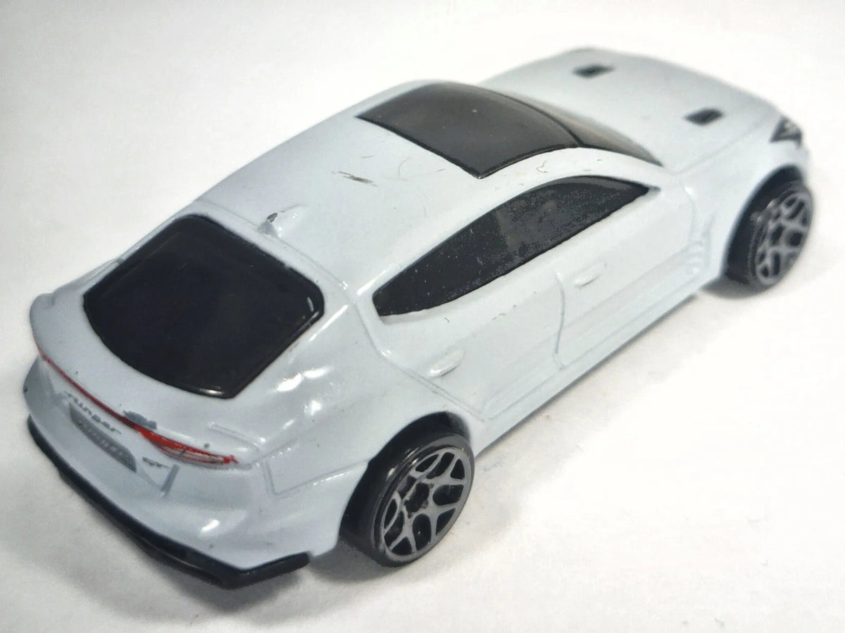 KIA STINGER GT, Hot Wheels 2019, Die cast GHB37, Szary Szarak 1:64 Resoraki – zdjęcie 3