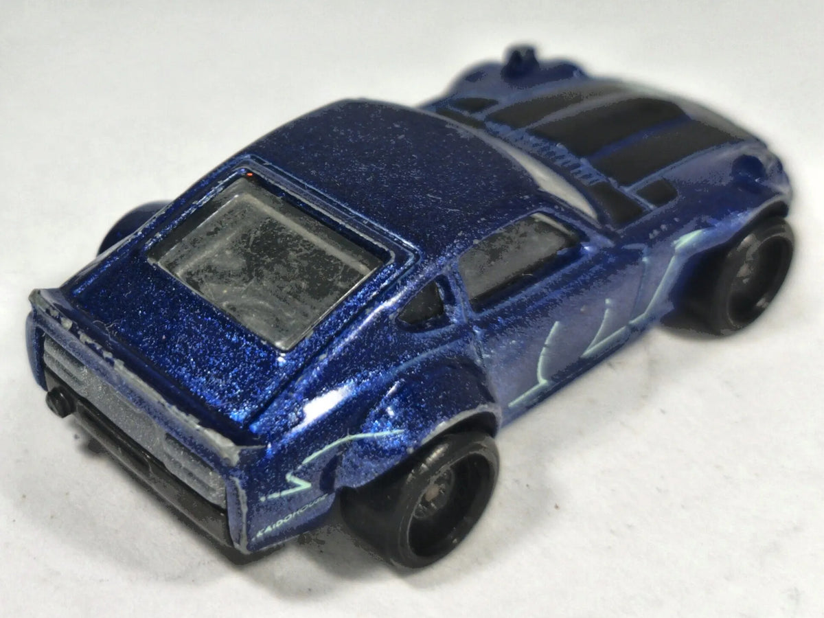 Custom Datsun 240Z Hot Wheels 2016 Nightburnerz 1:64 50 Luzak Niebieski – zdjęcie 3