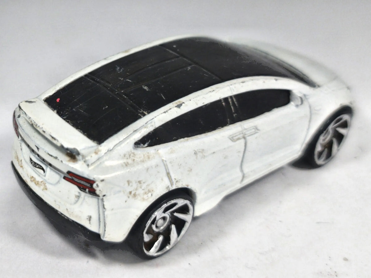 Tesla Model X Hot Wheels 2016 Mainline 1:64 Luzak Biały – zdjęcie 3