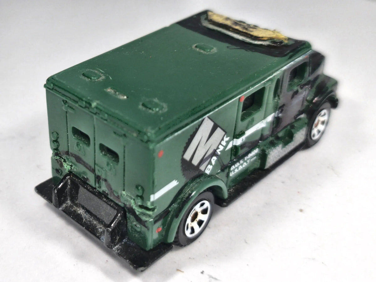 International Armored Car Matchbox 2013 1:81 Ciężarówka MBANK Luzak Zielony – zdjęcie 3