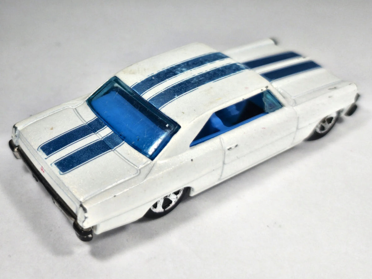 '66 CHEVY NOVA GM TM Hot Wheels 2007 Biały 1:64 – zdjęcie 3