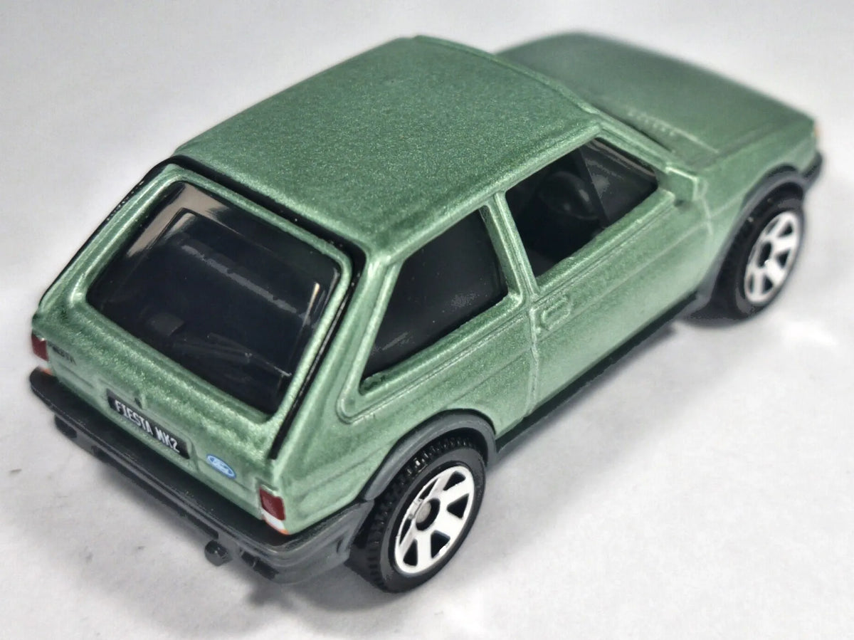 1983 FORD FIESTA MK2, Matchbox 2023, Die cast MB1446, Miętowy 1:55 Resoraki – zdjęcie 3