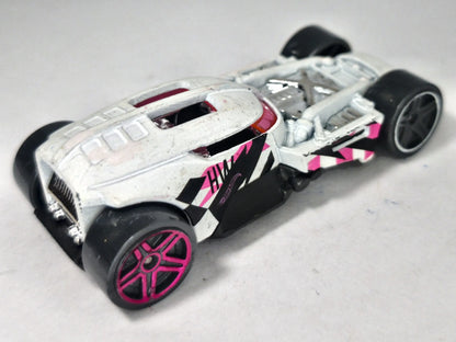HW50 CONCEPT Hot Wheels 2018 Biały 1:64 – zdjęcie 3