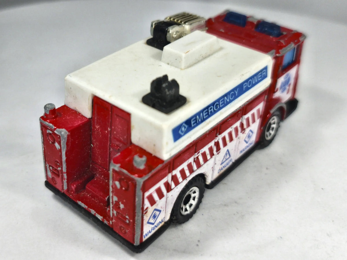 Mack Auxiliary Power Matchbox 1984 Matchbox Series 1:64 Luzak Straż pożarna – zdjęcie 3