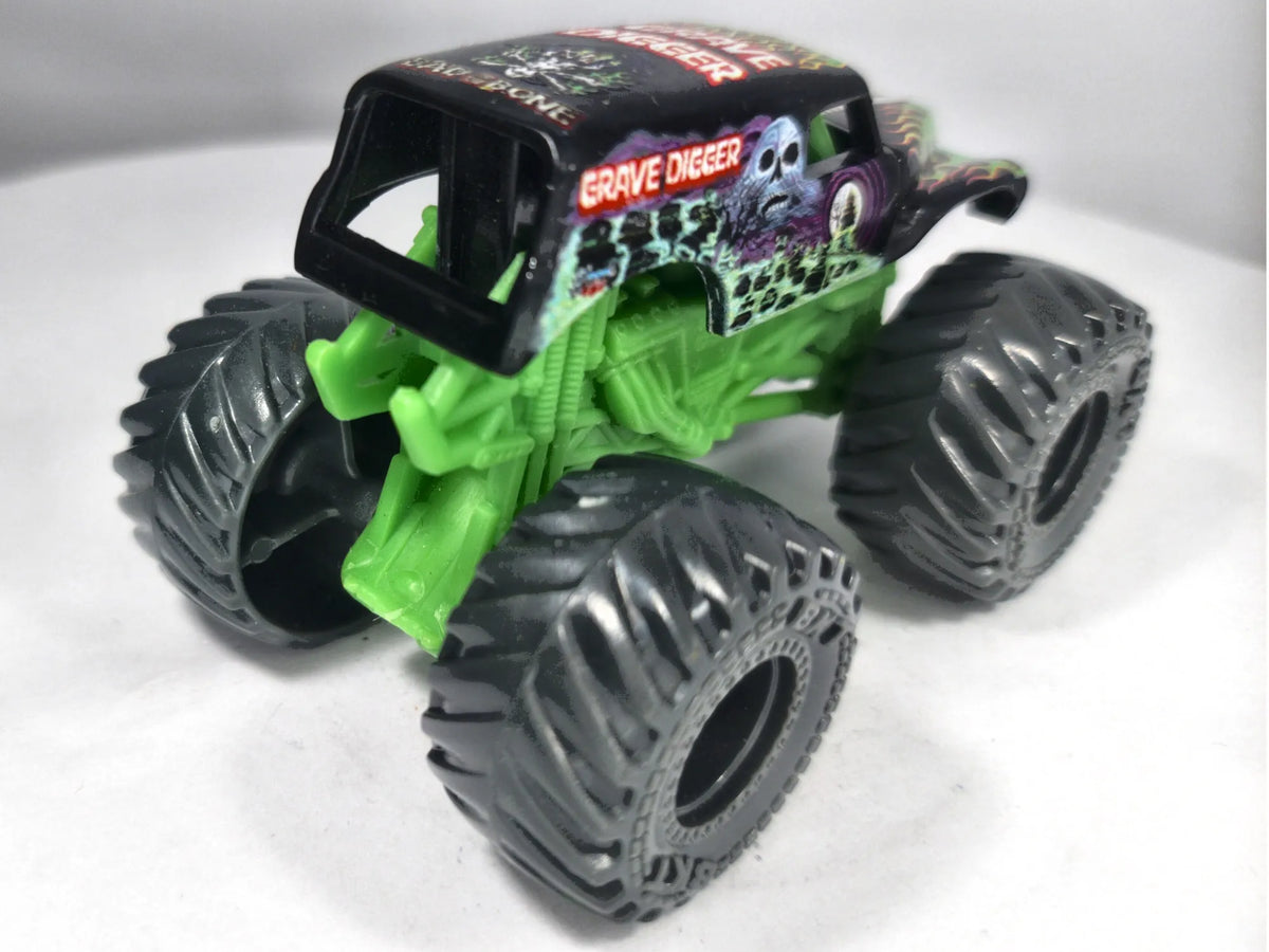 Grave Digger Spin Master 1:64 Monster Truck Luzak Czarny – zdjęcie 3