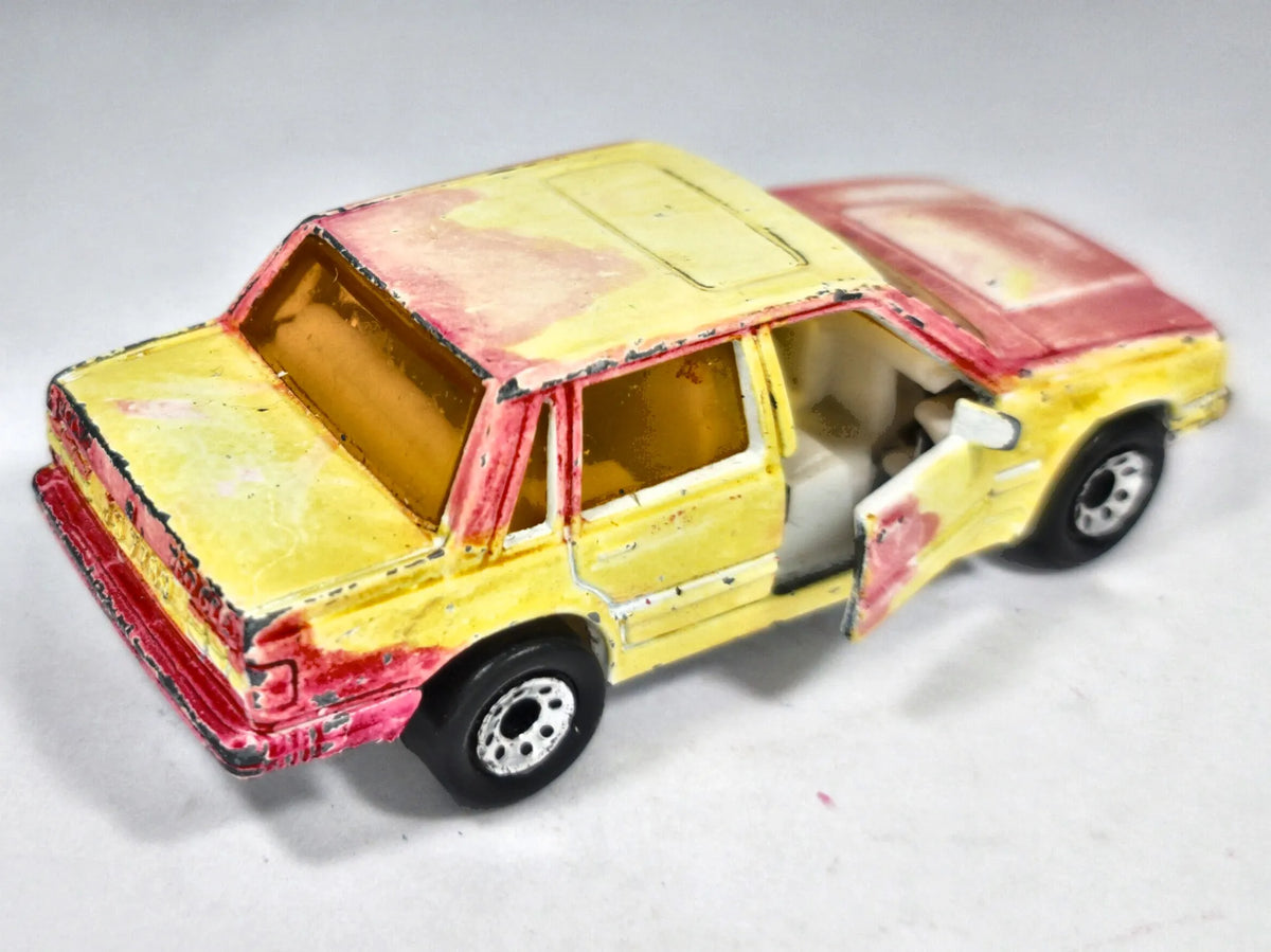 Volvo 760 Matchbox 1986 Żółty 1:57 Custom Art – zdjęcie 3