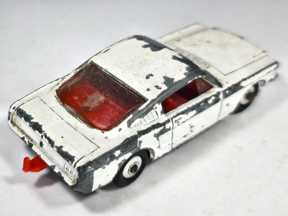 Ford Mustang Matchbox Series Matchbox '60 Biały 1:64 Made in England – zdjęcie 3