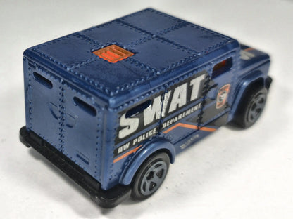 Armored Truck Hot Wheels 2014 HW CITY 1:64 Wóz opancerzony Luzak Policja – zdjęcie 3