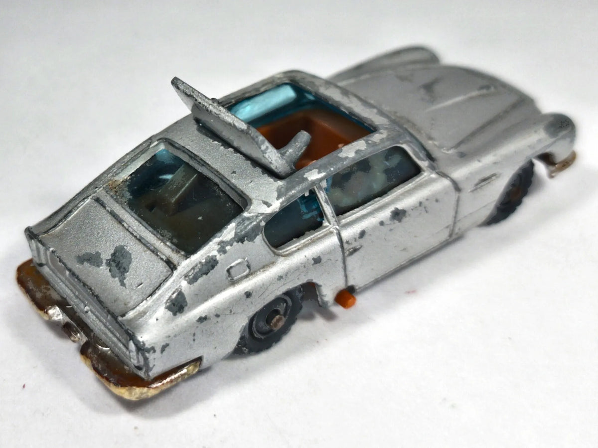JAMES BONDS ASTON MARTIN Husky '50 Srebrny 1:64 Made in Gt Britain – zdjęcie 3