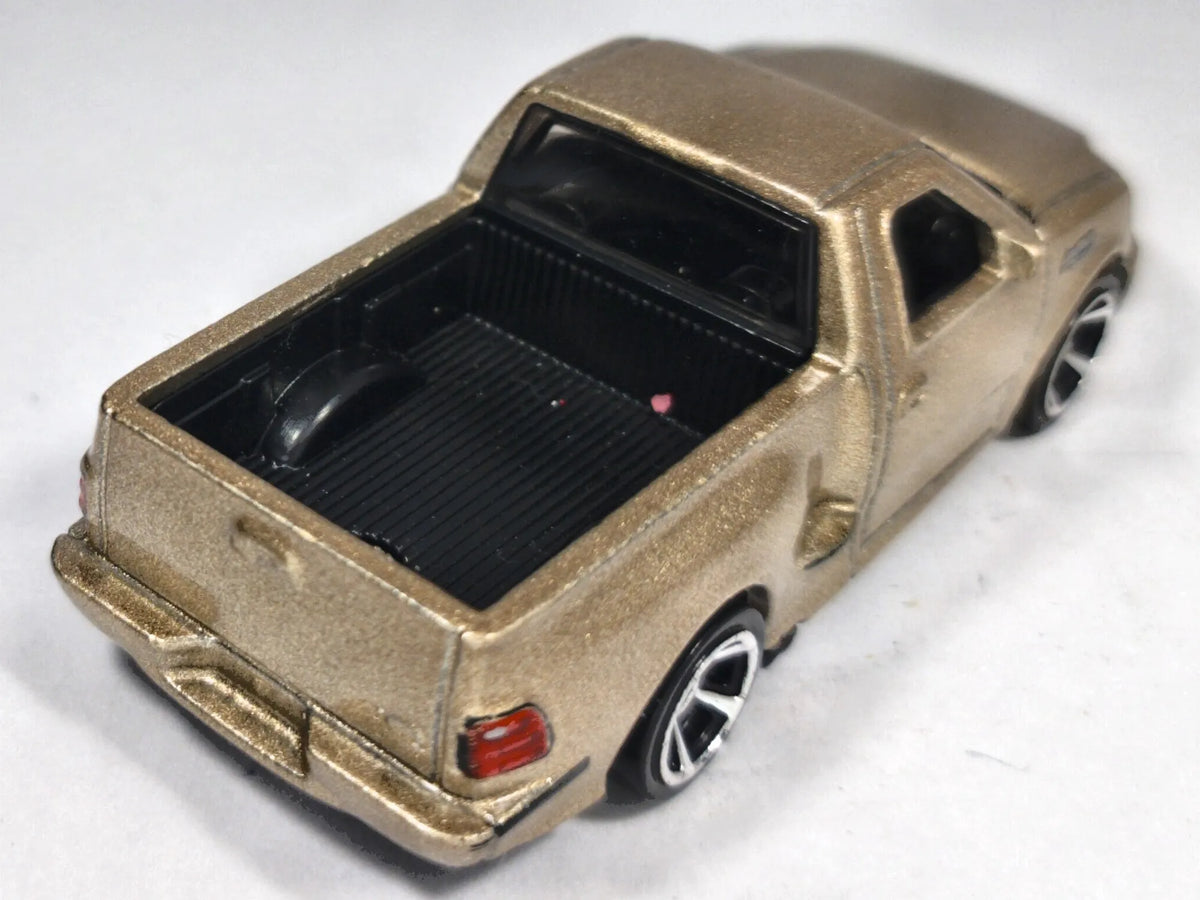 '99 Ford F-150 Svt Lightning Hot Wheels 2020 1:64 Pickup Luzak Złoty – zdjęcie 3