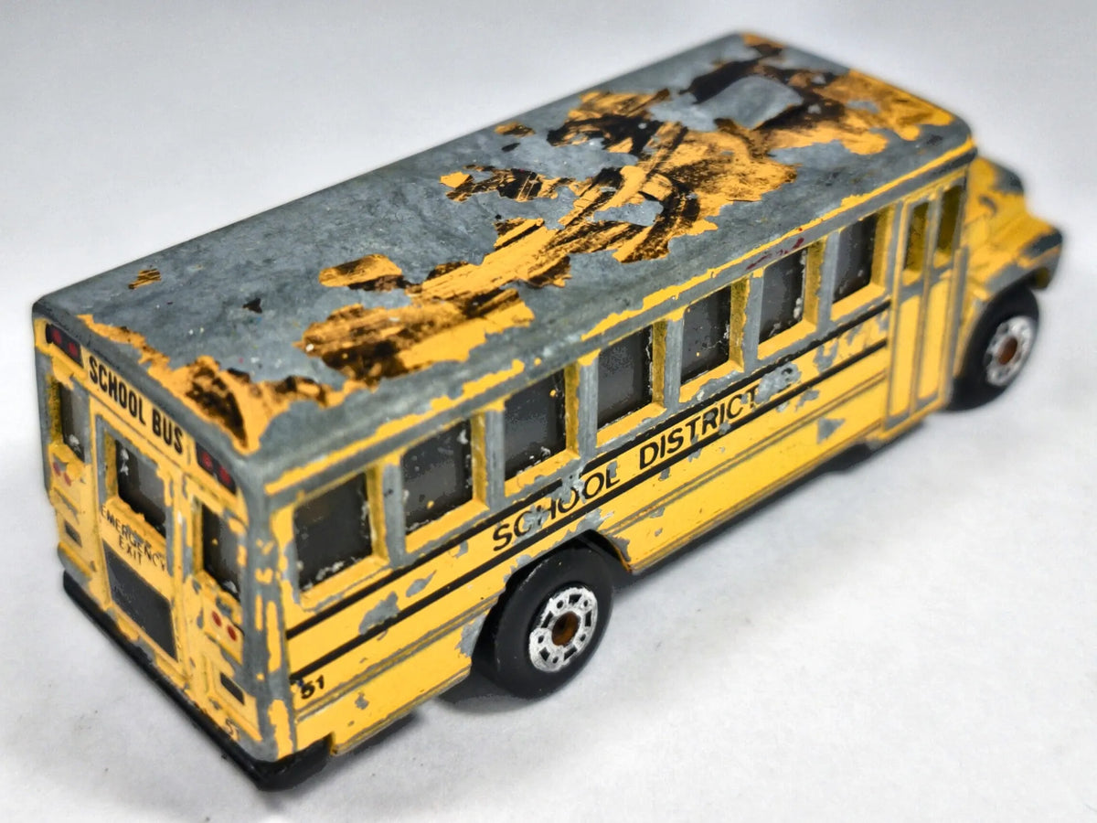 SCHOOL BUS VINTAGE MODEL Matchbox 1985 Żółty 1:95 – zdjęcie 3