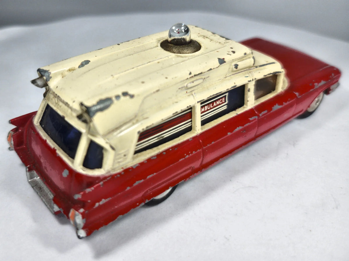 Superior Ambulance Corgi '70 Czerwony 1:43 Made in England – zdjęcie 3